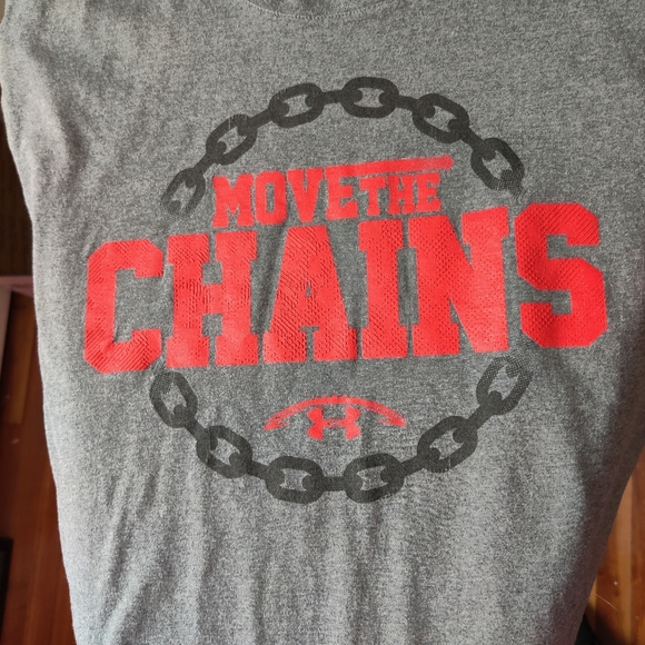 🗺️ Under Armour heatgear Move The Chains T-Shirt Men’s Medium Football Theme - Picture 4 of 9